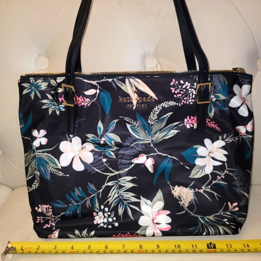 EUC Kate Spade Spring flora nylon tote Orig. $143